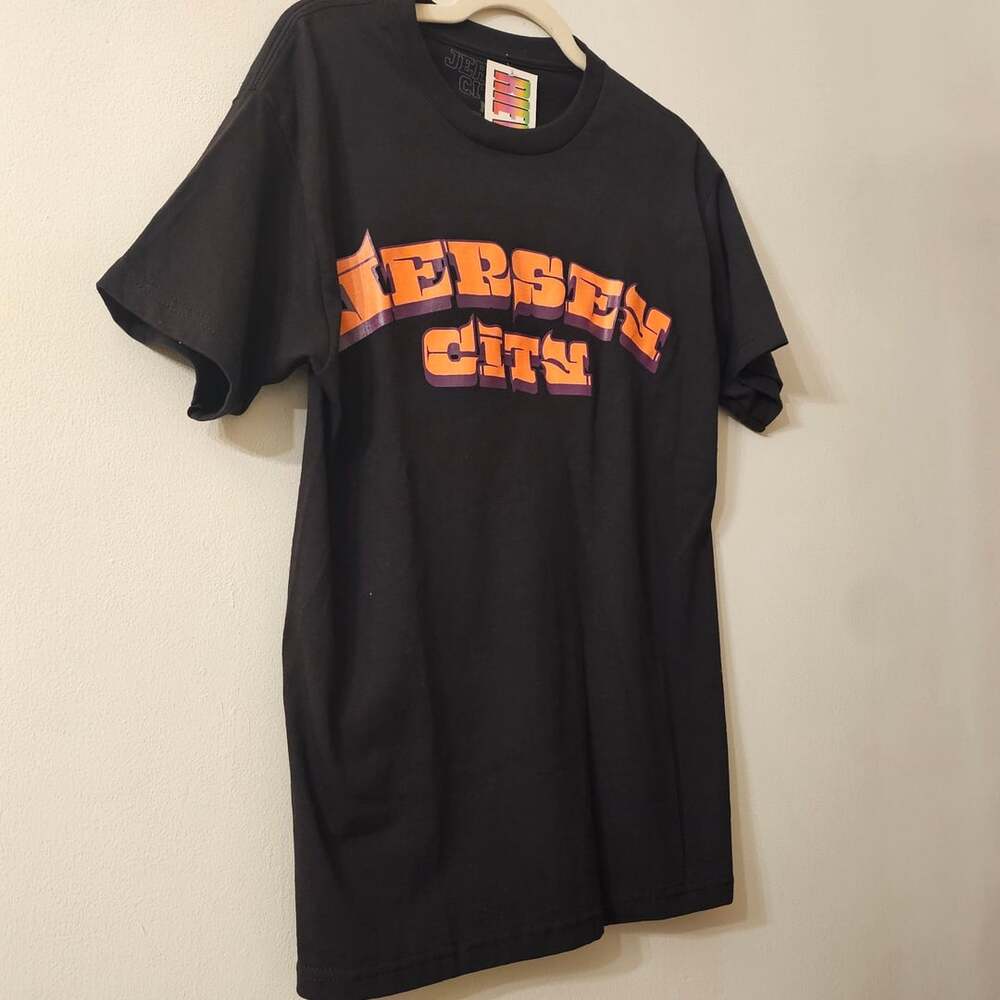 Jersey City Men's Medium Black Graphic T-Shirt Orange Purple NWT Streetwear - Picture 3 of 7
